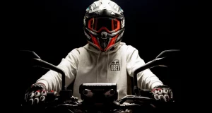 Seguro de moto cubre el casco